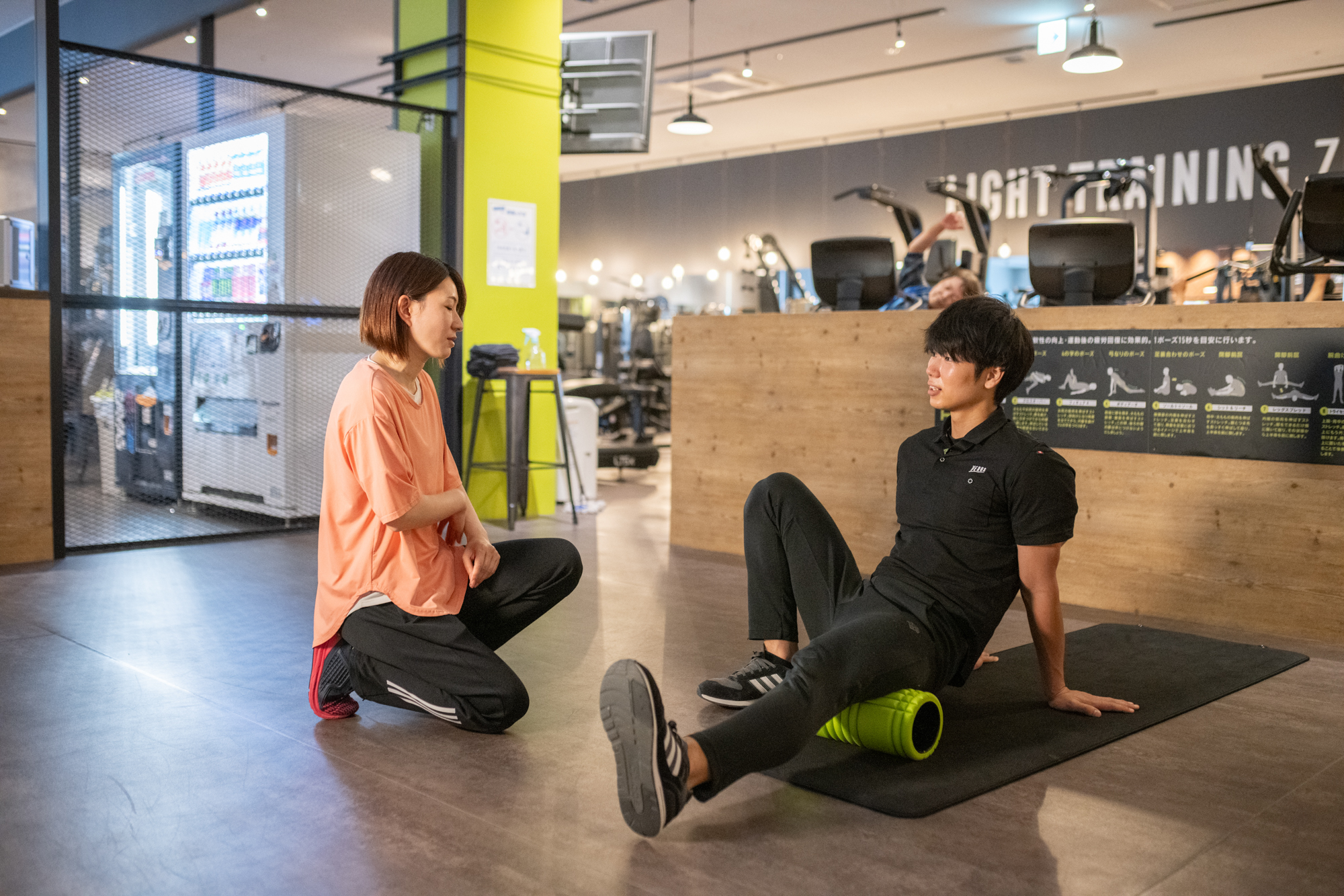 ストレッチエリアでストレッチをしている様子